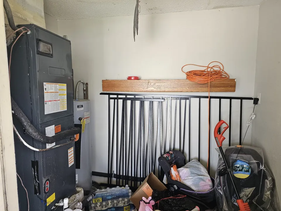 Water heater mechanical at 1106u20131108 Country Club Lane