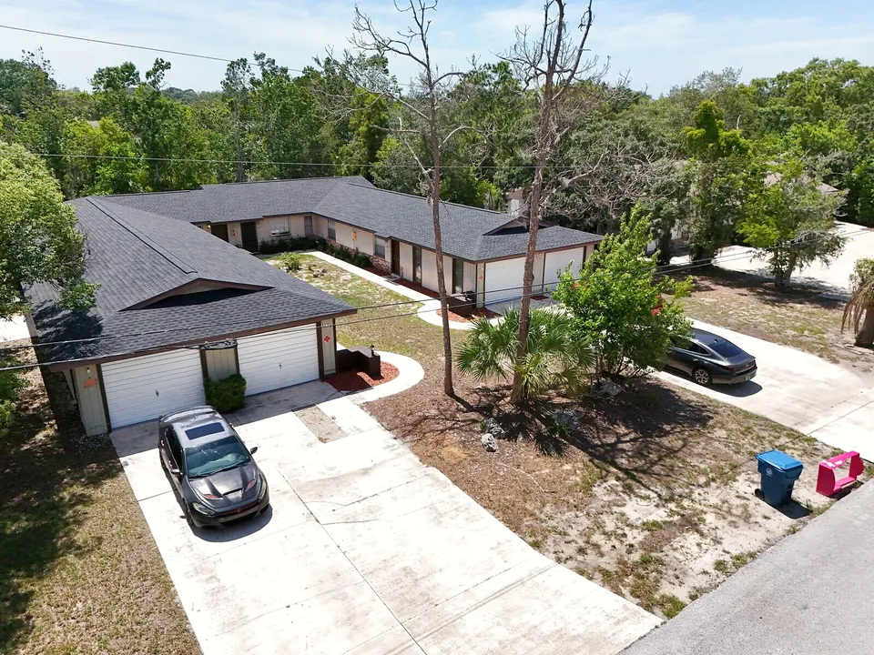 Exterior front overall angle at 1277 Sylvia Avenue