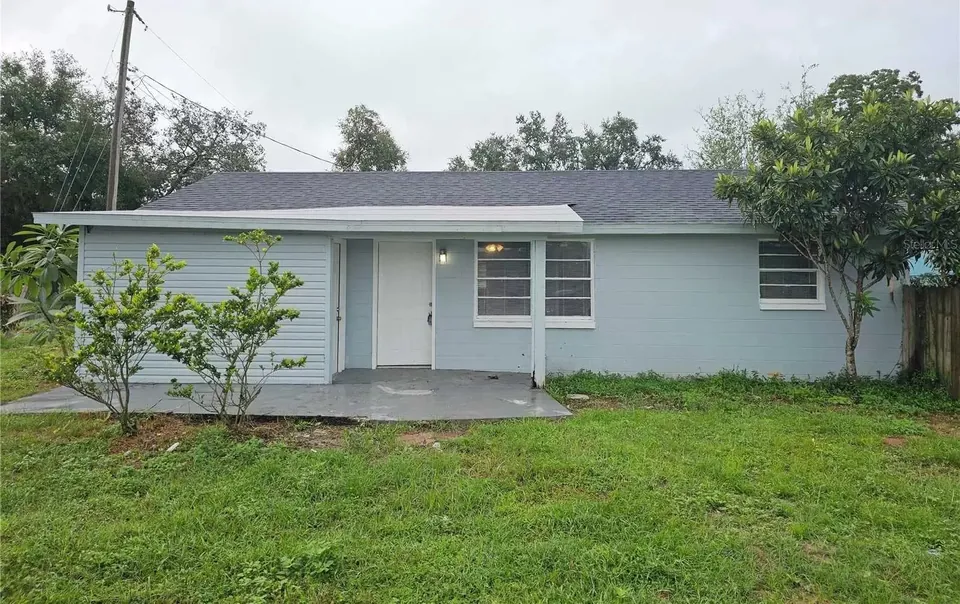 Front exterior at 129 Florida Drive
