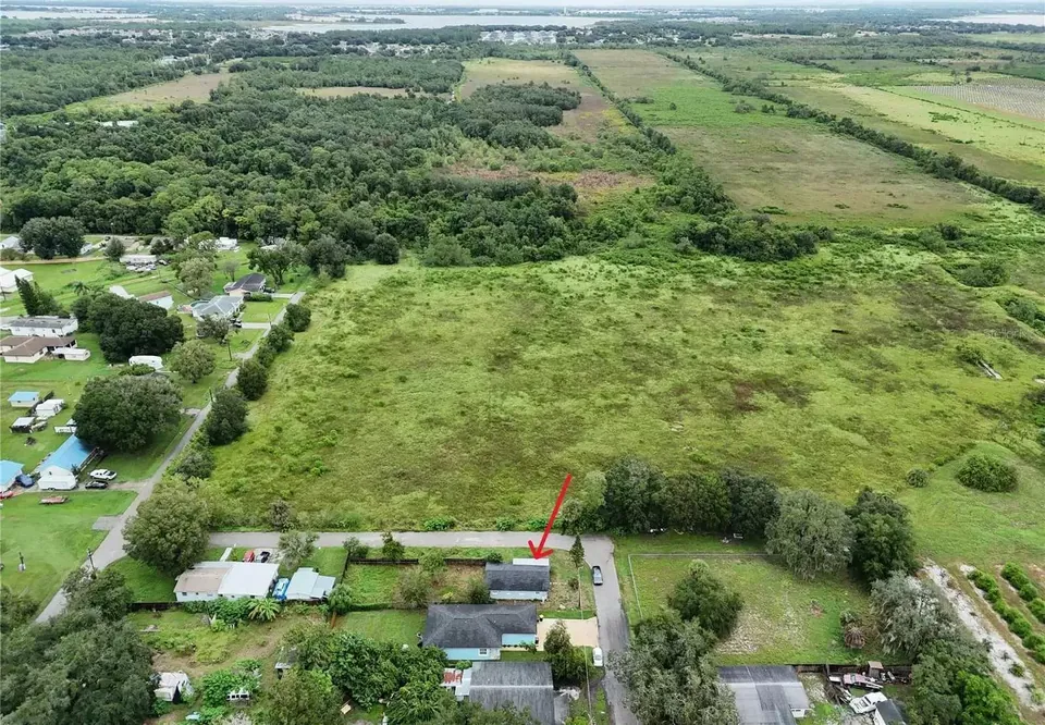 Neighborhood aerial at 129 Florida Drive