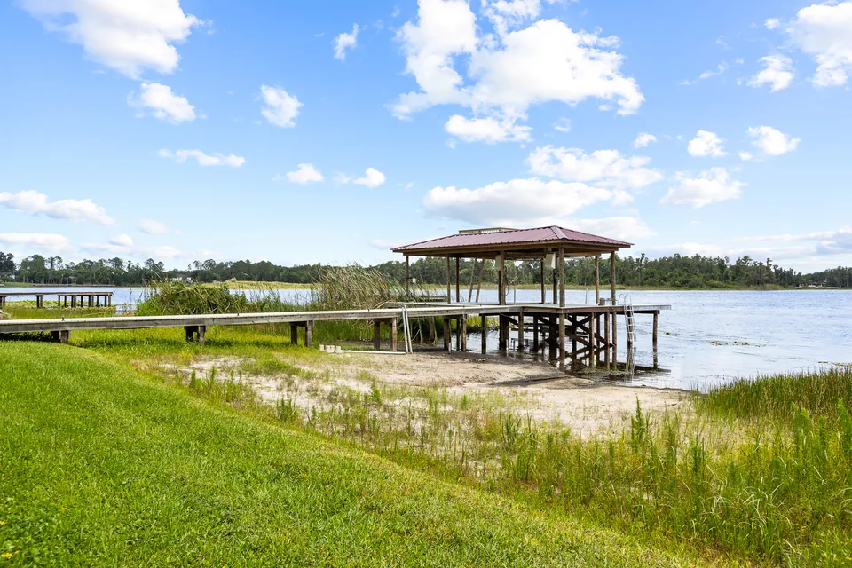 Private dock and boat lift on Lake Keene