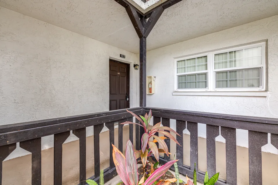 Covered front patio and entry