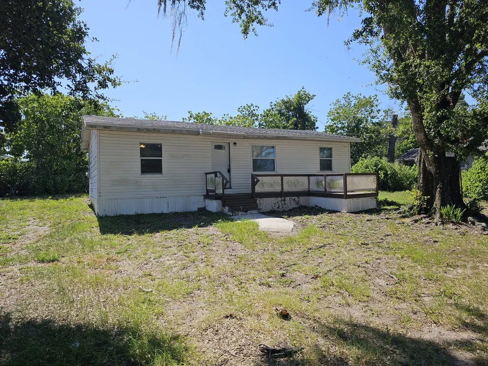 Front exterior wide at 815 N Davis Avenue