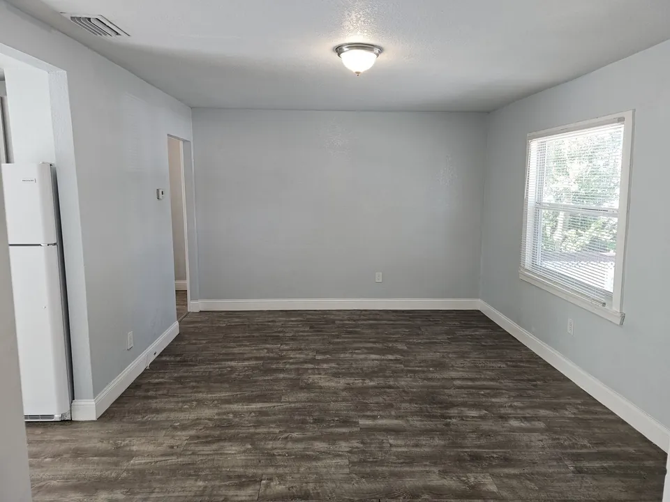 Main room window at 815 N Davis Avenue