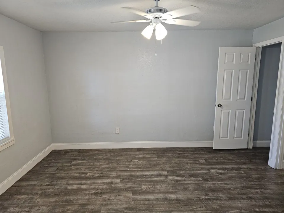 Bedroom closet at 815 N Davis Avenue