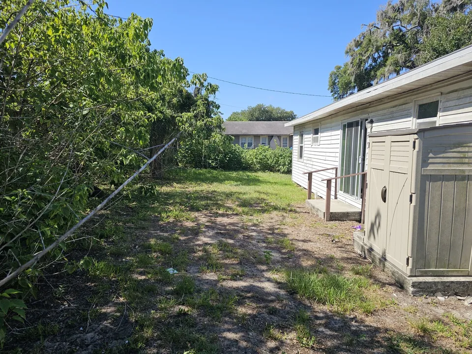 Side yard exterior at 815 N Davis Avenue