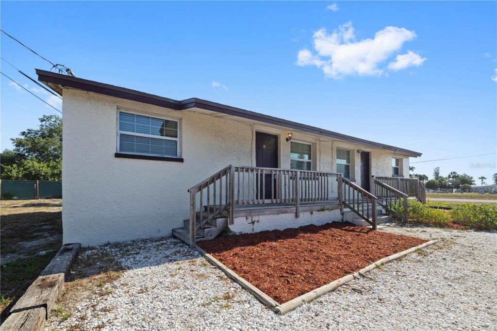 1901 GULF CITY RD, RUSKIN, FL