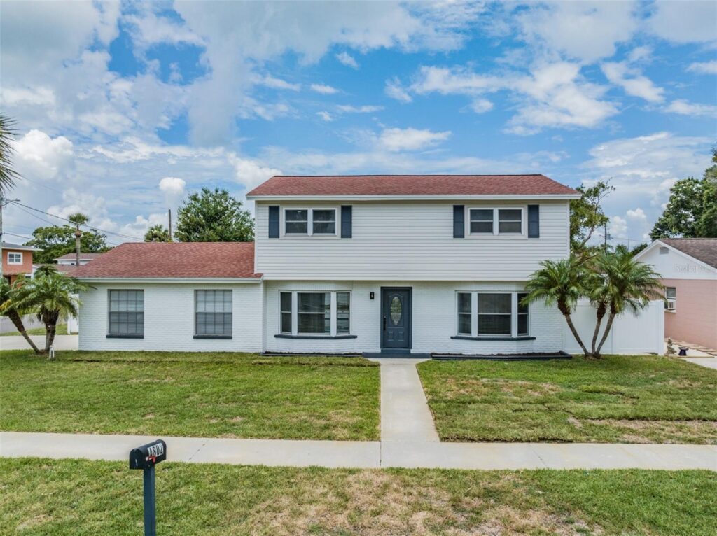 4802 WYNWOOD DR, TAMPA, FL