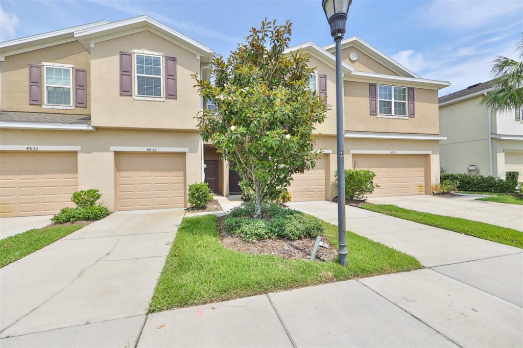 4832 WHITE SANDERLING CT, TAMPA, FL